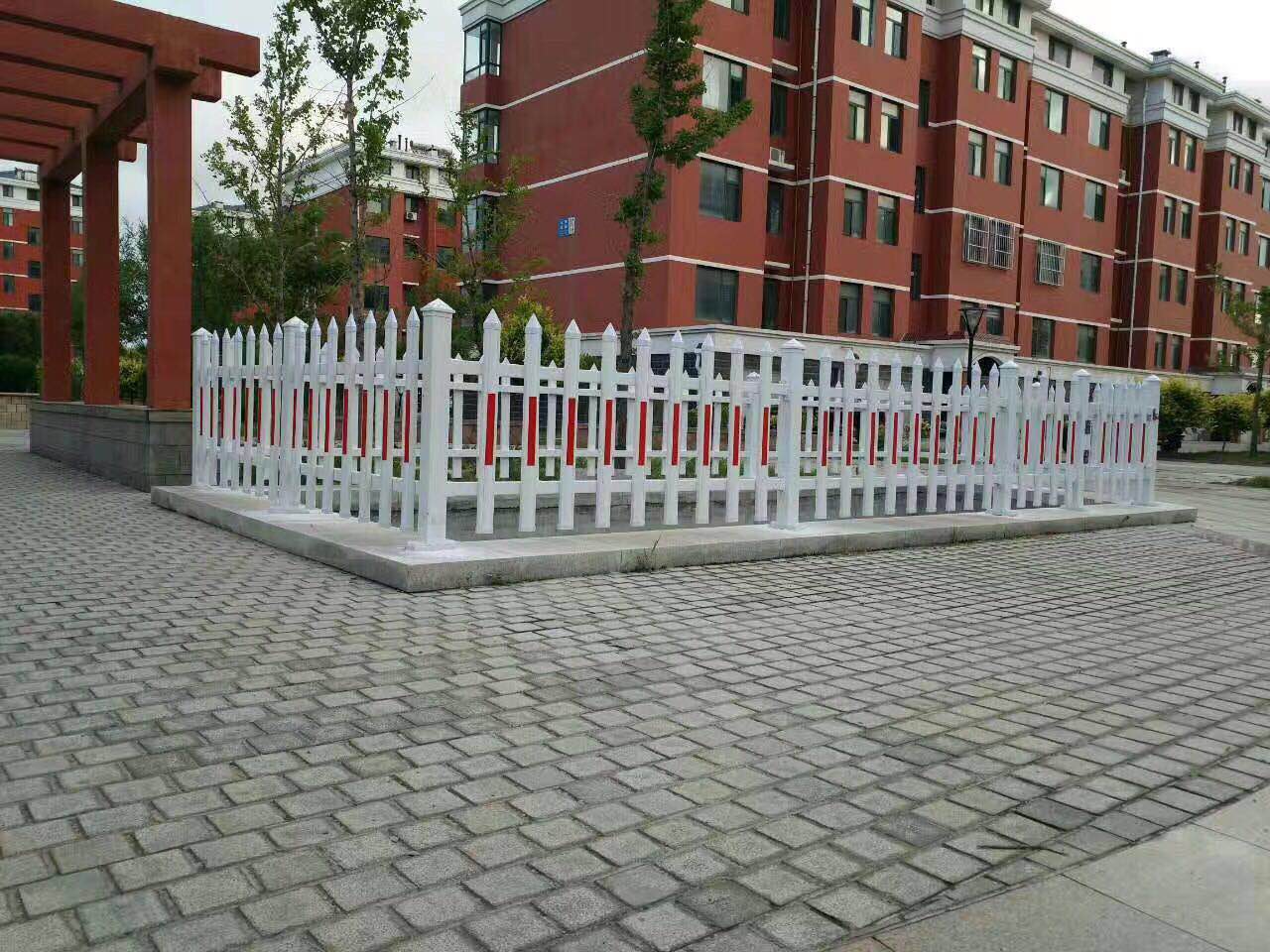 pvc護(hù)欄，鋅鋼護(hù)欄專(zhuān)業(yè)供應(yīng)商